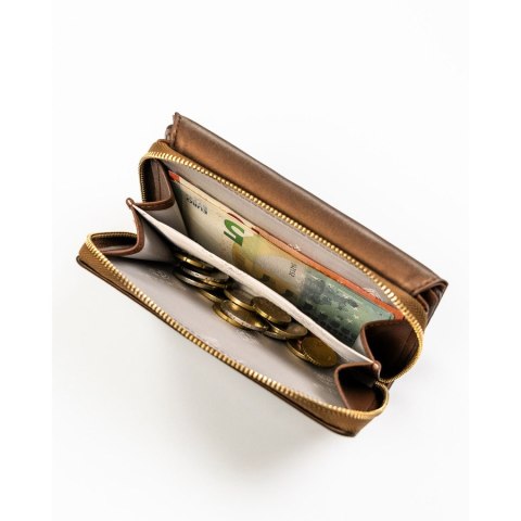 Brązowy portfel damski ze skóry ekologicznej zamykany na zatrzask i suwak - Peterson