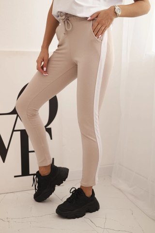 Biały komplet damski bawełniany z bluzką i legginsami z lampasem