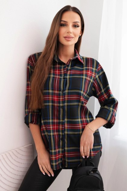 Czarna koszula damska w kratę z dłuższym tyłem