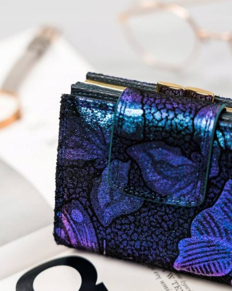 Mały, skórzany portfel damski na zatrzask - Peterson