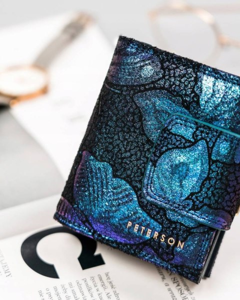 Mały, skórzany portfel damski na zatrzask - Peterson