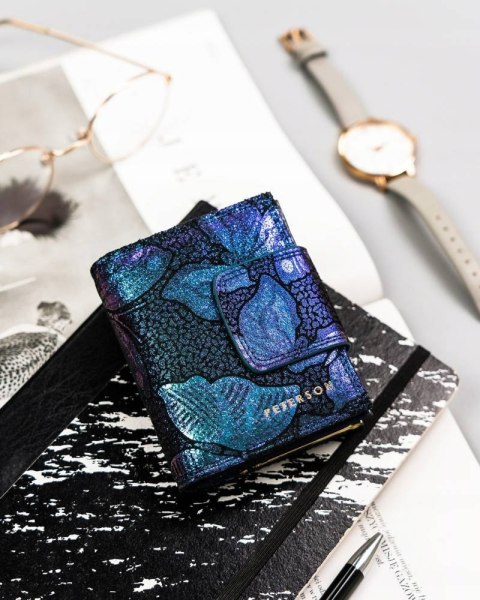 Mały, skórzany portfel damski na zatrzask - Peterson