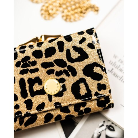 Złoty portfel damski ze skóry ekologicznej i naturalnej w cętki, zamykany biglem i zatrzaskiem - Peterson