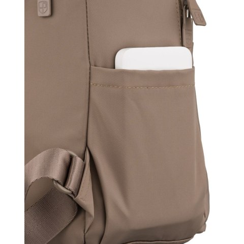 Beżowy plecak damski wykonany z poliestru, zawieszony na regulowanych szelkach - Peterson