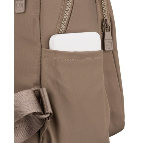 Beżowy plecak damski wykonany z poliestru, zawieszony na regulowanych szelkach - Peterson
