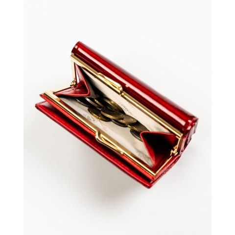 Portfel damski z lakierowanej skóry naturalnej w czerwonym kolorze - Peterson