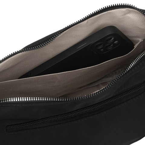 Czarna listonoszka damska z poliestru, jednokomorowa z zewnętrzną kieszonką - Peterson