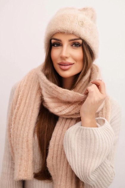 Komplet damski czapka i długi szalik z miękkiej przędzy – Beżowy | Stylowy Wieszak