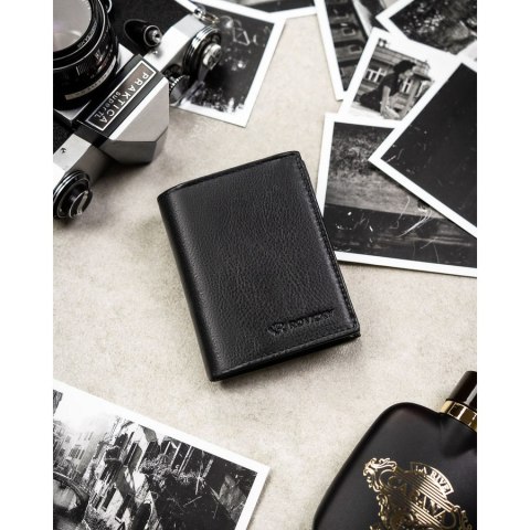 Cienki, pionowy portfel męski ze skóry naturalnej w czarnym kolorze - Rovicky