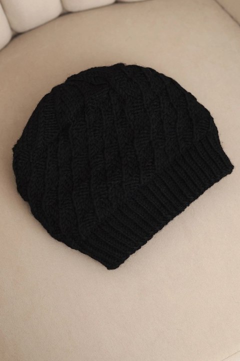 Ciepła czapka damska wełniana czarna – Polska produkcja