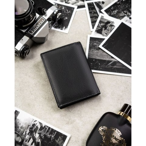 Czarny portfel męski ze skóry naturalnej mieszczący dowód rejestracyjny - Rovicky