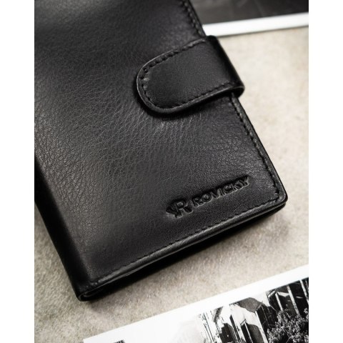 Czarny portfel męski ze skóry naturalnej mieszczący dowód rejestracyjny i wyposażony w system RFID - Rovicky
