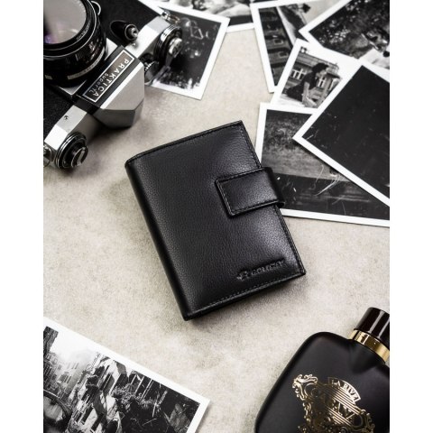 Duży portfel męski ze skóry naturalnej w czarnym kolorze, mieszczący dowód rejestracyjny i zamykany na zatrzask - Rovicky