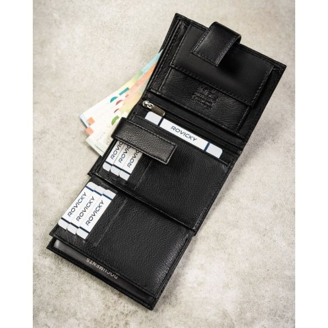 Duży portfel męski ze skóry naturalnej w czarnym kolorze, mieszczący dowód rejestracyjny i zamykany na zatrzask - Rovicky
