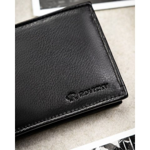Mały, czarny portfel męski ze skóry naturalnej wyposażony w system RFID - Rovicky