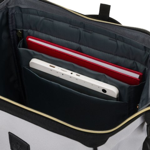 Plecak damski z poliestru w szaro-czarnym kolorze, idealny na bagaż podręczny - Peterson