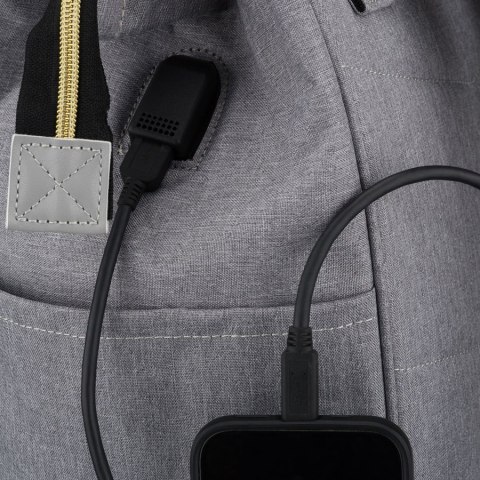 Plecak damski z poliestru w szarym kolorze zamykany bezpiecznym suwakiem - Peterson