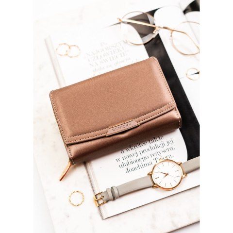 Beżowy portfel damski ze skóry ekologicznej zamykany na zatrzask - Rovicky