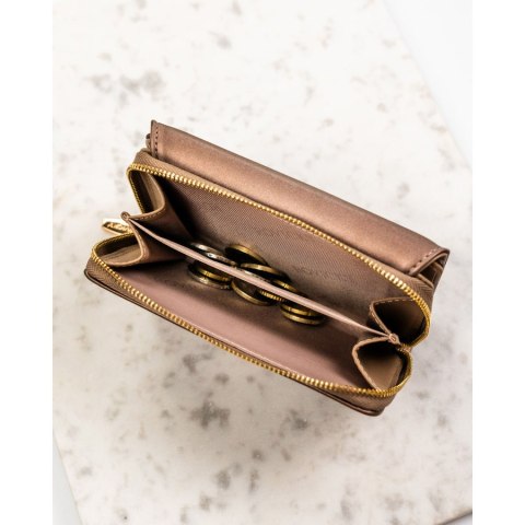 Beżowy portfel damski ze skóry ekologicznej zamykany na zatrzask - Rovicky