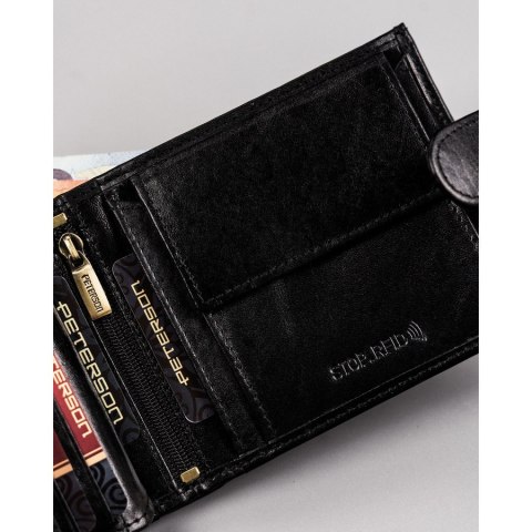 Czarny, duży portfel męski wykonany ze skóry naturalnej i zamykany na zatrzask - Peterson