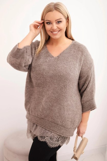 Komplet damski fango: sweter z dekoltem V i bluzka wiskozowa z koronkowym dołem – włoska produkcja