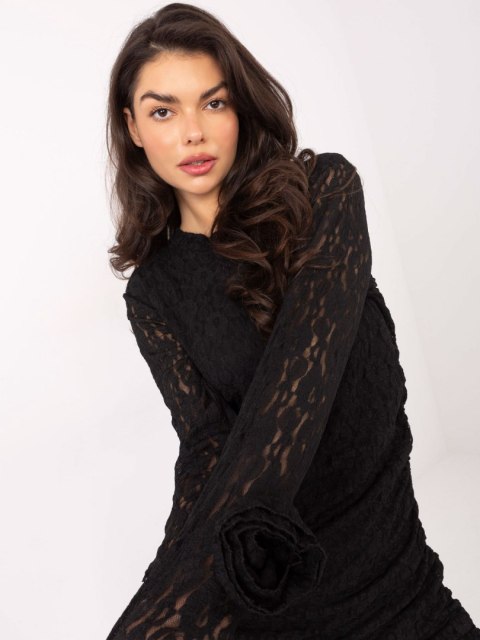 Czarna sukienka koktajlowa mini na randkę i wesele