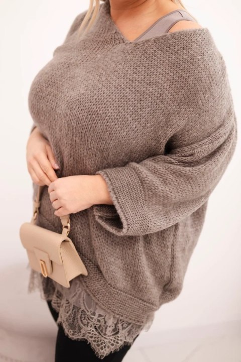 Komplet damski fango: sweter z dekoltem V i bluzka wiskozowa z koronkowym dołem – włoska produkcja