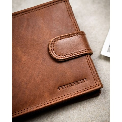 Brązowy, skórzany portfel męski wyposażony w system RFID i zamykany zatrzaskiem - Peterson
