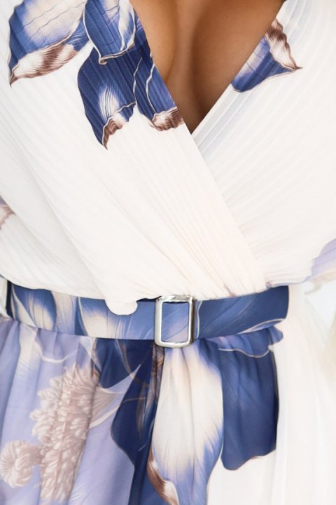 601-1 Zwiewna sukienka midi z kopertowym dekoltem i dużym kwiatowym wzorem - odcienie niebieskiego - UNI