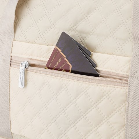 Sportowa, treningowa torba w beżowym kolorze wykonana z poliestru - Peterson