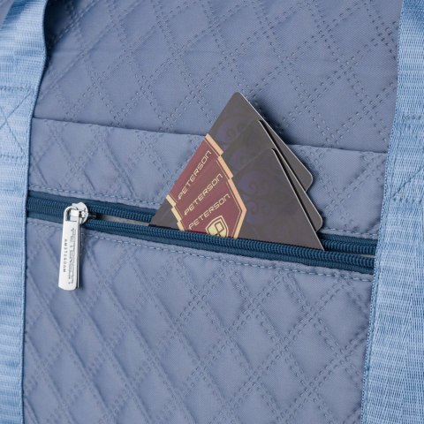 Treningowa torba wykonana z poliestru w niebieskim kolorze, wyposażona w uchwyt na walizkę - Peterson