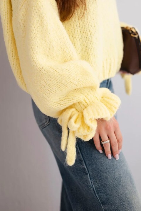 Sweter Damski Oversize z Moherem i Grubym Splotem – Żółty | Stylowy Wieszak