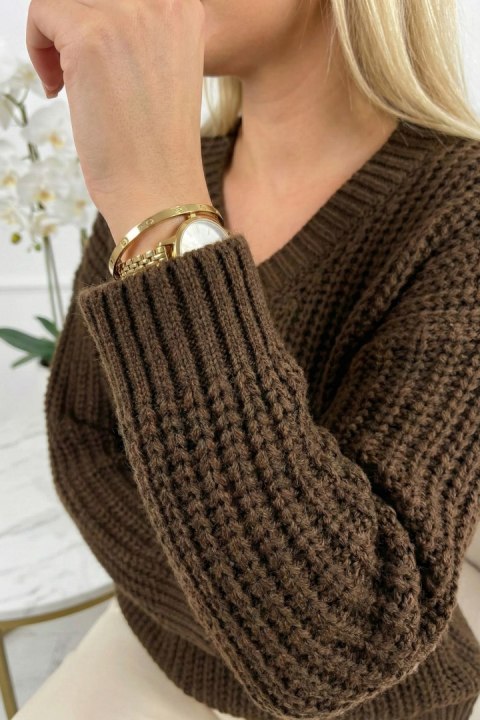 661-2 Ciepły sweter oversize o mięsistym splocie i dekolcie V - czekoladowy - UNI