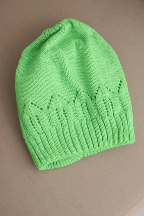 Zimowa czapka damska w kolorze zielonym – polska produkcja