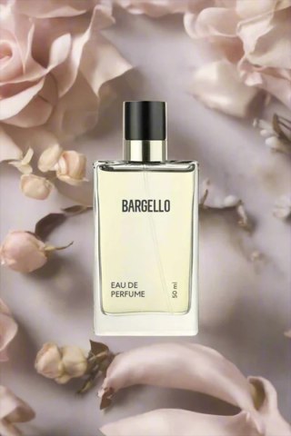 Perfumy damskie 135 o pudrowym zapachu z nutą jaśminu i drzewa sandałowego 50 ml