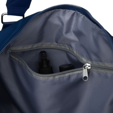 Sportowa torba treningowa z poliestru w granatowym kolorze, jednokomorowa - Peterson