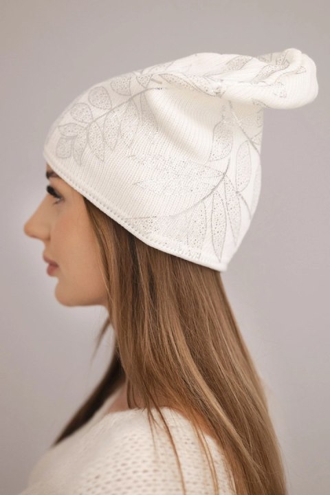 Czapka damska na zimę z moherem i złotym wzorem roślinnym, fason beanie