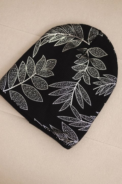 Stylowa czapka damska zimowa czarna z delikatnym połyskiem – model K502