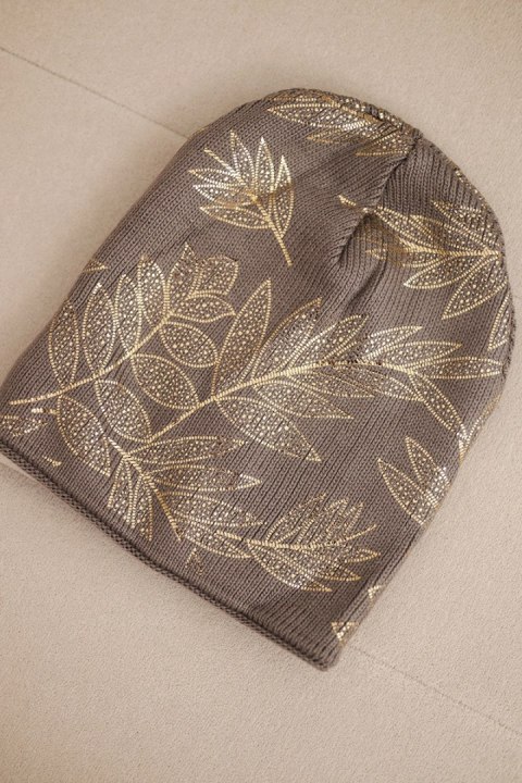 Stylowa czapka damska zimowa w kolorze fango z delikatnym połyskiem