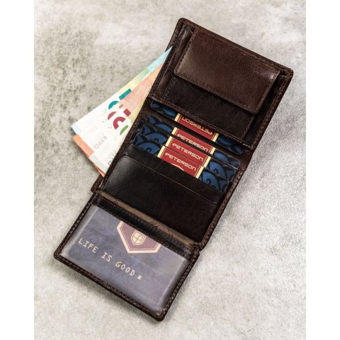 Pionowy portfel męski ze skóry naturalnej w brązowym kolorze, model bez zapięcia zewnętrznego - Peterson