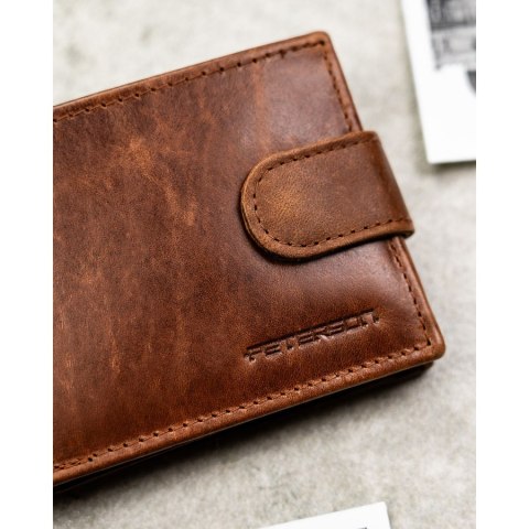 Skórzany, jasnobrązowy portfel męski zamykany na zatrzask - Peterson