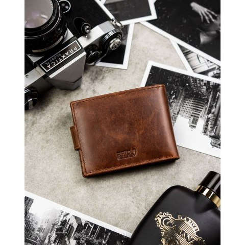 Skórzany, jasnobrązowy portfel męski zamykany na zatrzask - Peterson