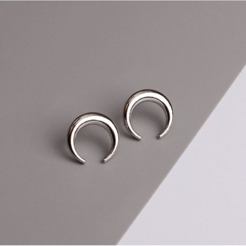 KOLCZYKI przy uchu K690S