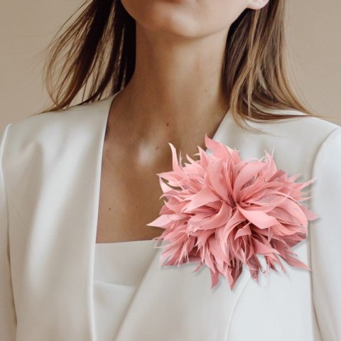 Broszka ozdobna, spinka do włosów 2w1 pióra pudrowy róż BZ207R