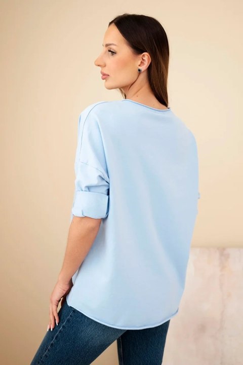 Stylowa bluzka damska z haftowanymi kwiatami – casual