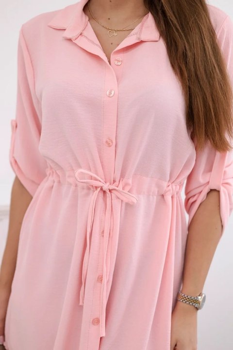 Damska sukienka z guzikami pudrowy róż – kobiecy styl