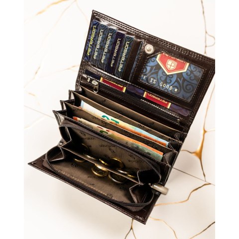 Skórzany portfel damski w brązowym kolorze zamykany na zatrzask - Peterson