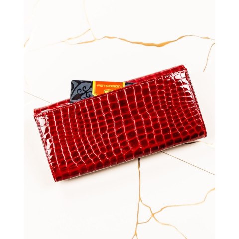Czerwony, duży portfel damski ze skóry naturalnej z tłoczeniem na wzór skóry krokodyla - Peterson