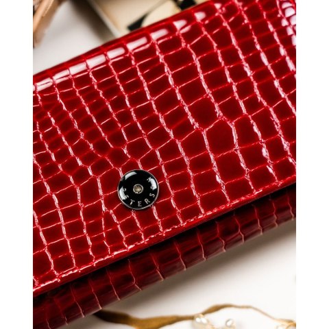 Klasyczny, duży portfel damski ze skóry naturalnej w czerwonym kolorze - Peterson