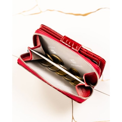 Pionowy, czerwony portfel damski ze skóry naturalnej zamykany na suwak i zatrzask - Peterson